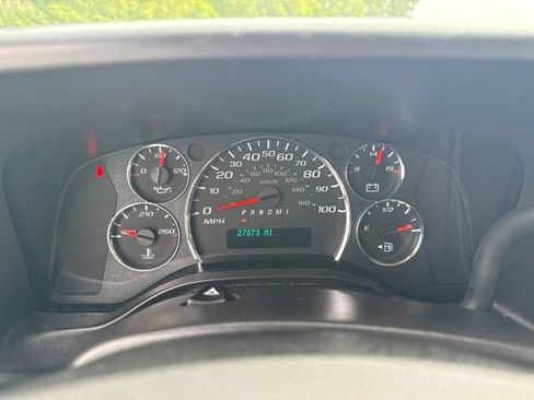 Used 2025 Chevrolet Express 3500 LT w/ LT Preferred Equipment Group RWD image 22