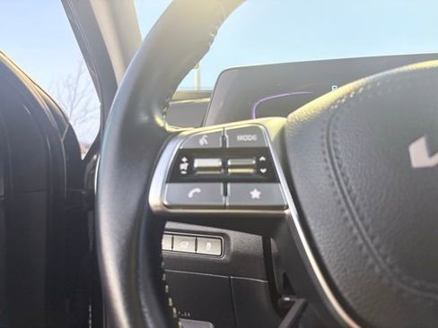 Used 2025 Kia Telluride S image 13