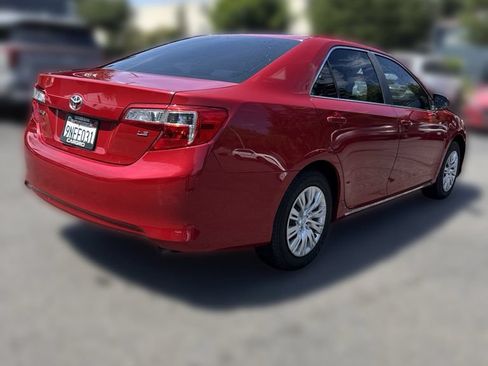 Used 2014 Toyota Camry LE FWD image 6