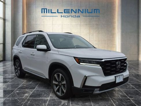 Used 2023 Honda Pilot Elite image 14