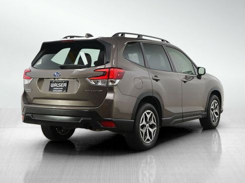 Used 2023 Subaru Forester Premium AWD/4WD image 5