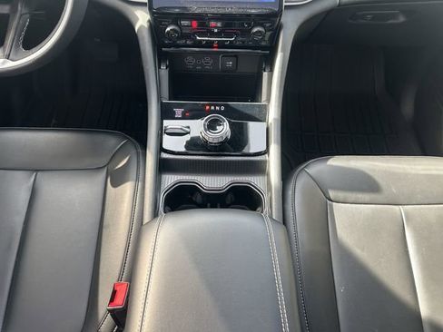 Used 2024 Jeep Grand Cherokee L Limited w/ Trailer Tow Package AWD/4WD image 17