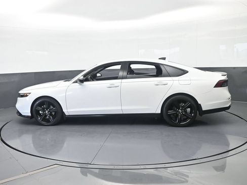 Used 2025 Honda Accord Sport image 3