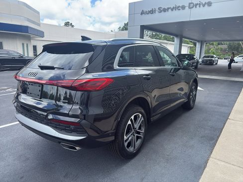Used 2025 Audi Q5 Premium Plus w/ Premium Plus AWD/4WD image 5