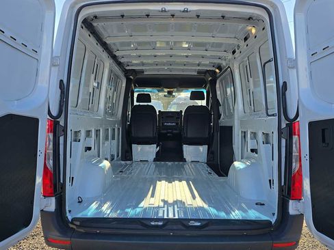Used 2025 Mercedes-Benz Sprinter 2500 image 20