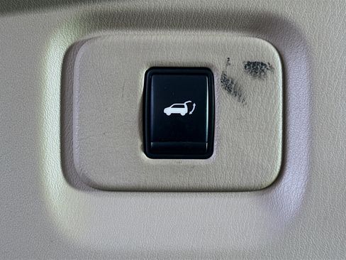 Used 2014 Nissan Pathfinder Platinum image 30