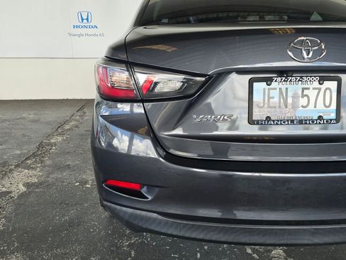 Used 2019 Toyota Yaris L FWD image 13