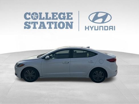 Used 2017 Hyundai Elantra SE image 6