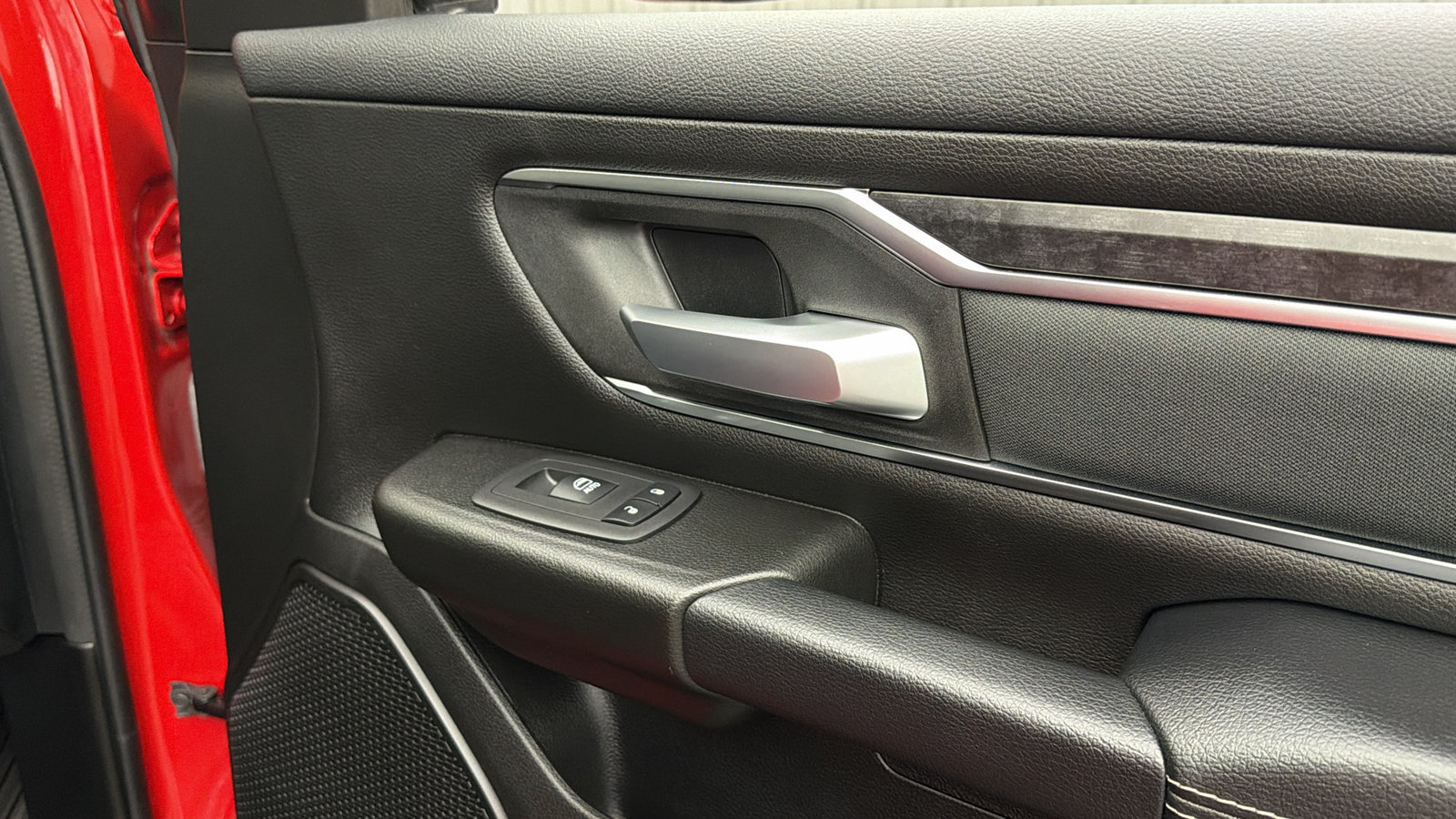 Used 2024 RAM 1500 4x4 Crew Cab image 42