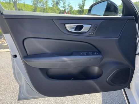 Used 2024 Volvo S60 B5 Core FWD image 5