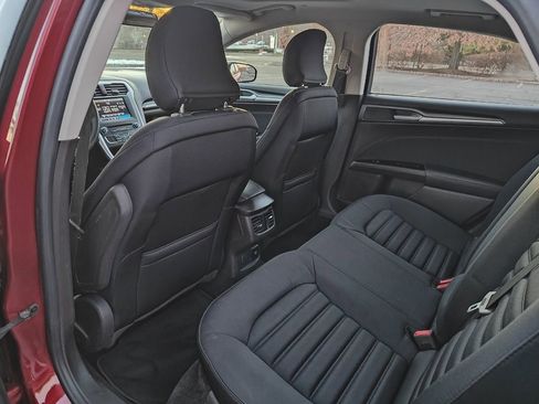 Used 2016 Ford Fusion SE image 13