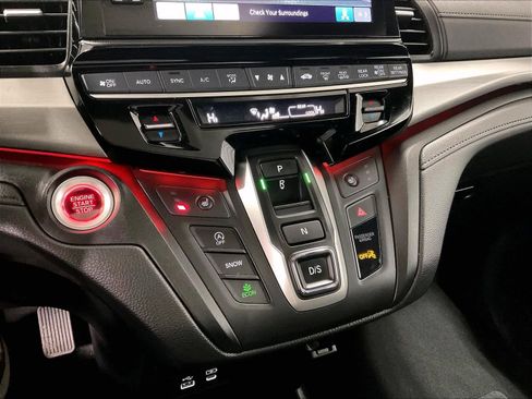 Used 2025 Honda Odyssey Sport-L image 27