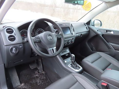 Used 2017 Volkswagen Tiguan Wolfsburg Edition image 20