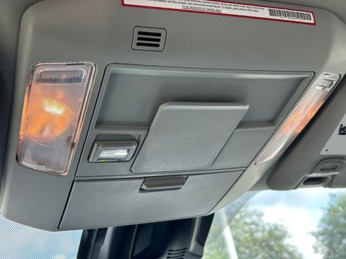 Used 2021 Toyota Tundra SR5 w/ SR5 Upgrade Package AWD/4WD image 20