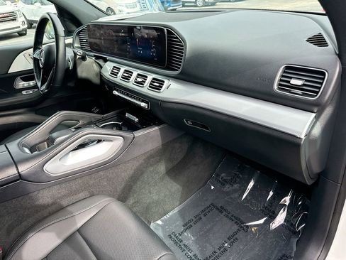 Used 2024 Mercedes-Benz GLE 450e GLE 450e Plug-In Hybrid Sport image 28