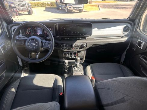 Used 2024 Jeep Wrangler Sport S image 19