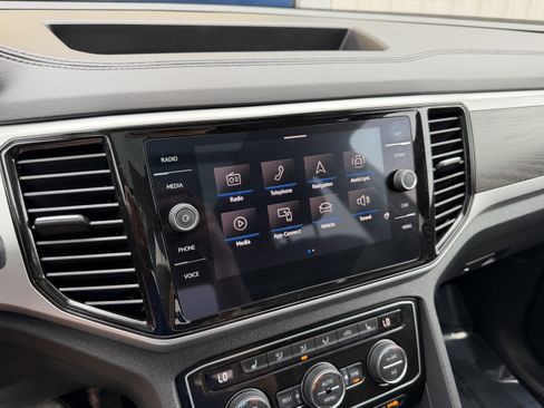 Used 2023 Volkswagen Atlas SE w/ Panoramic Sunroof Package AWD/4WD image 18