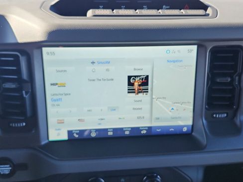 Used 2024 Ford Bronco Everglades image 17