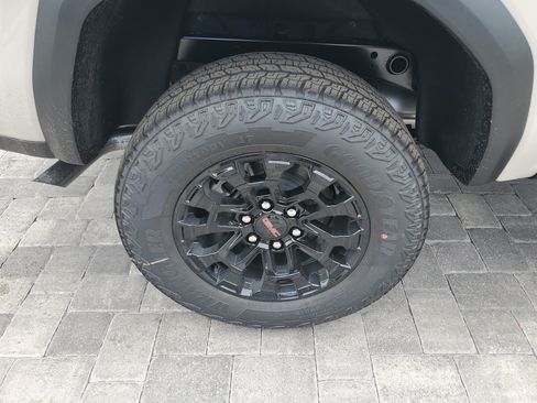 New 2026 GMC Canyon Elevation w/ Convenience Package RWD image 7