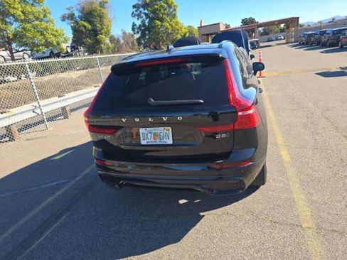 Used 2025 Volvo XC60 B5 Core image 5