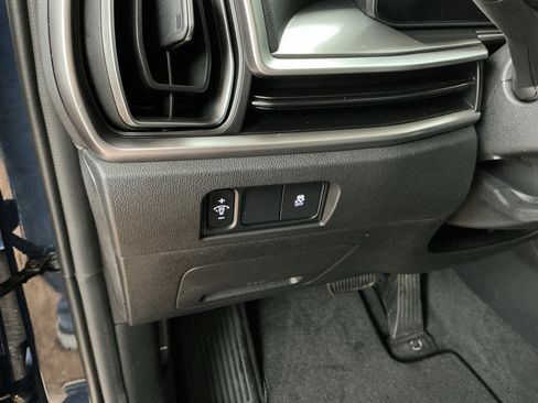 Used 2025 Kia Sorento S image 30