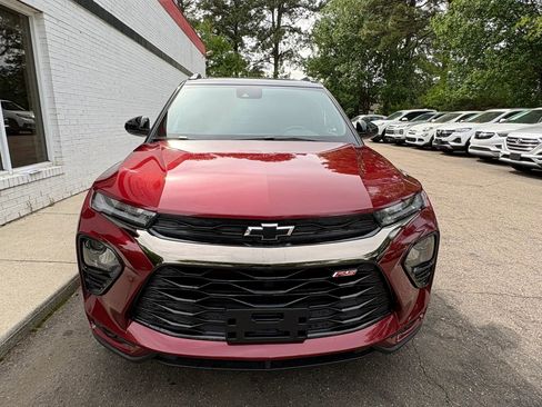 Used 2023 Chevrolet TrailBlazer RS w/ Sun and Liftgate Package image 3