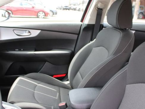 Used 2022 Kia Forte LXS FWD image 28