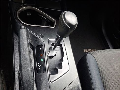 Used 2016 Toyota RAV4 LE image 16