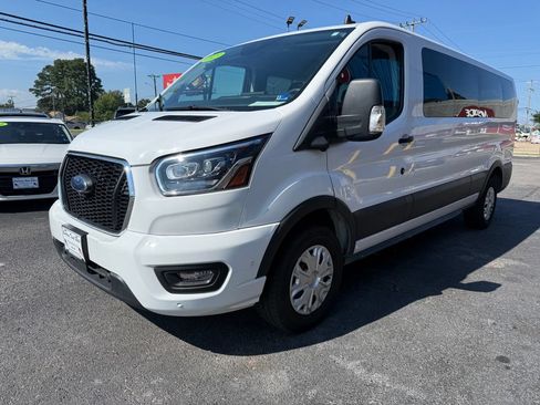 Used 2023 Ford Transit 350 XLT RWD image 8