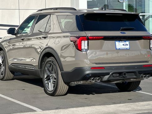 New 2026 Ford Explorer ST w/ Sun And Sound Package image 5