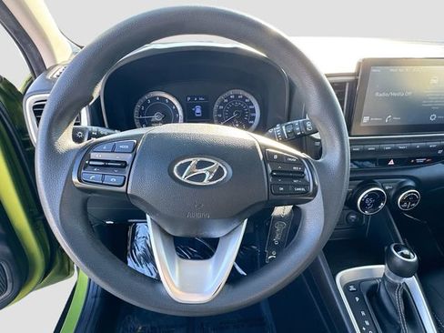 Used 2020 Hyundai Venue SEL image 11