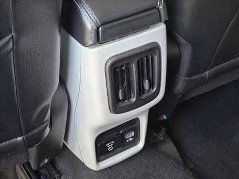 Used 2019 Jeep Compass Latitude image 16