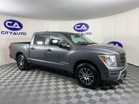 Used 2022 Nissan Titan SV RWD image 1
