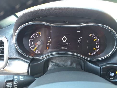 Used 2019 Jeep Grand Cherokee Altitude image 11