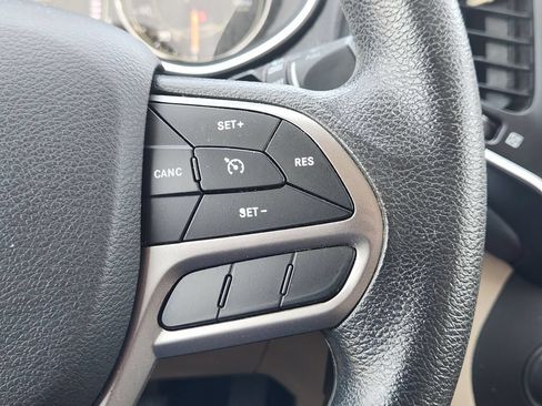 Used 2019 Jeep Cherokee Latitude w/ Popular Appearance Group FWD image 29