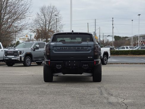 Used 2025 GMC Hummer EV 3X w/ LPO, Dark Essentials Package image 6