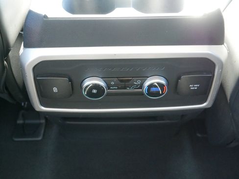 Certified 2024 Ford Expedition XLT image 24