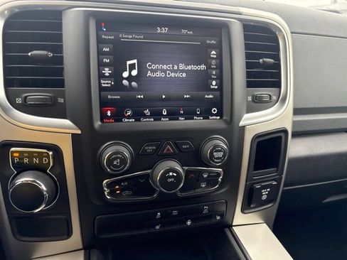 Used 2020 RAM 1500 Classic SLT w/ Luxury Group RWD image 8