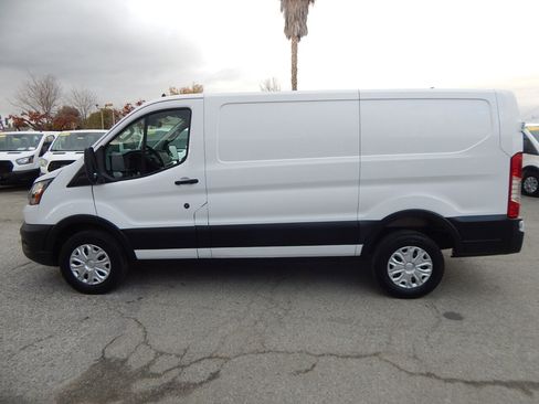 Used 2024 Ford Transit 250 Low Roof w/ Exterior Upgrade Package image 5
