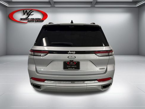 Used 2025 Jeep Grand Cherokee Overland w/ Luxury Tech Group IV AWD/4WD image 7