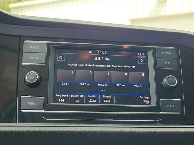 Used 2023 Volkswagen Jetta SE w/ Black Wheel Package FWD image 29