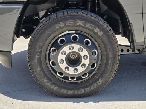 New 2026 RAM 3500 Laramie AWD/4WD image 10