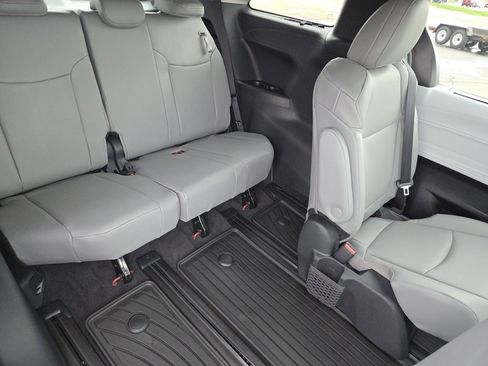 New 2026 Toyota Sienna XLE image 9