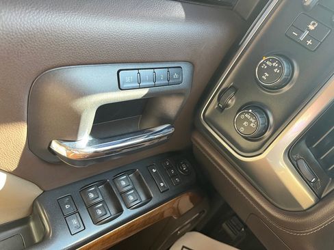 Used 2016 Chevrolet Silverado 1500 LTZ w/ Texas Edition image 22