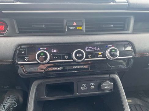 Used 2023 Honda Pilot Sport image 16