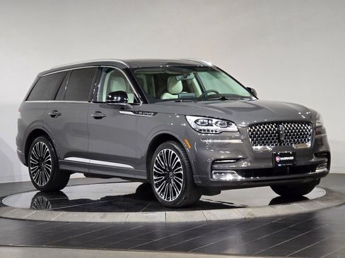 Used 2023 Lincoln Aviator Black Label w/ Class IV Trailer Tow Package image 36