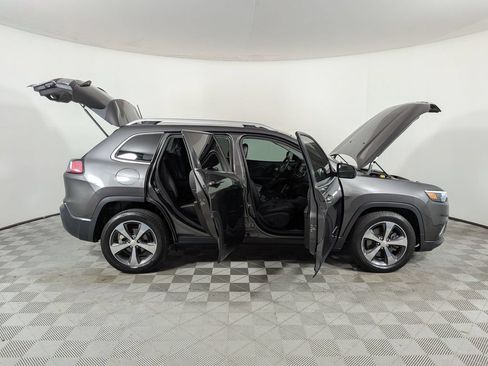 Used 2019 Jeep Cherokee Limited FWD image 9