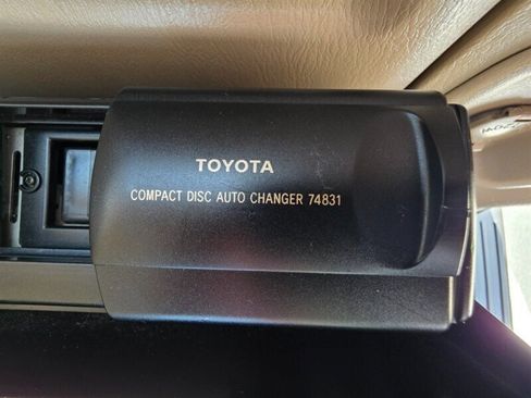 Used 2000 Toyota 4Runner Limited AWD/4WD image 34