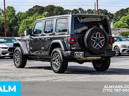 Used 2025 Jeep Wrangler Unlimited Sahara AWD/4WD image 7