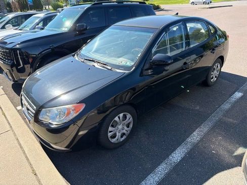 Used 2010 Hyundai Elantra GLS FWD image 3